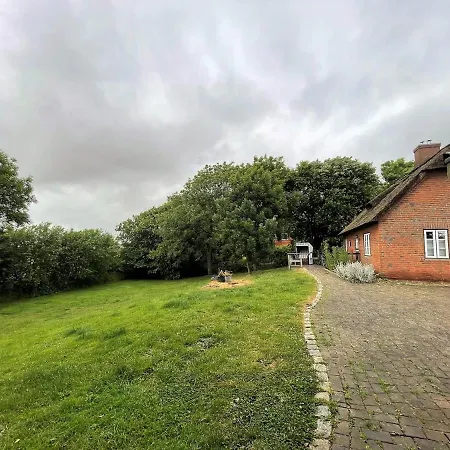 Casa vacanze Puppenhaus, Reetdach, Sauna, Kamin, Eingezaeunt, Badewanne, Haustiere Willkommen