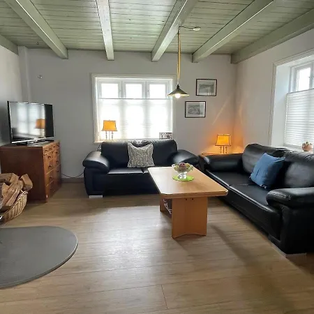 Puppenhaus, Reetdach, Sauna, Kamin, Eingezaeunt, Badewanne, Haustiere Willkommen *